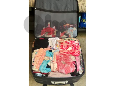 5 luggages full of clothings; bedding sets, fabrics&cloth, pajamas, lingerie