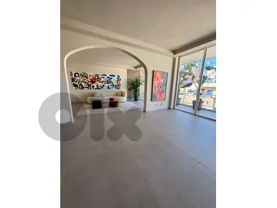 apartment for sale Achrafieh HOT DEAL شقة للبيع الاشرفية