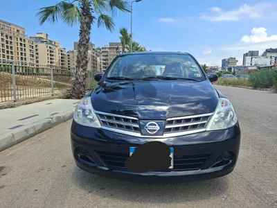 Nissan Tiida 2010 japan