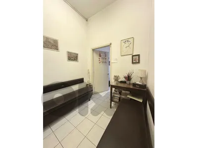 Clinic for Rent in Adonis Near highway