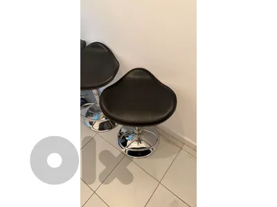 4 bar stools