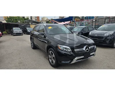 Mercedes-Benz GLC 300-Class 2019 f.o ABS AIRBAG RIMS xanon f.o like new Mercedes-Benz GLC 300-Class 2019 f.o ABS AIRBAG RIMS xanon f.o like new