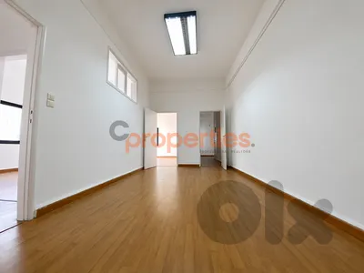 Office for rent in Badaro – مكتب للإيجار في بدارو CPBZK11