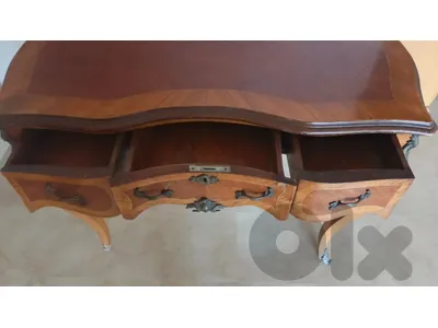 desk table