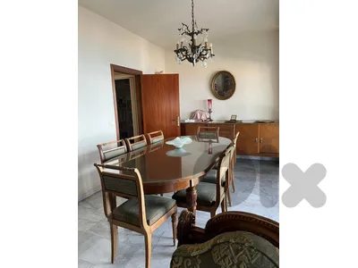 Wood Full Dining Room Table+Chairs+Dressoir.