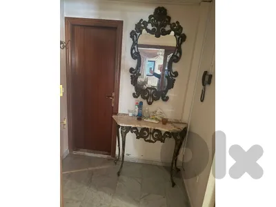 Console Marble + Giant Mirror Bronze.