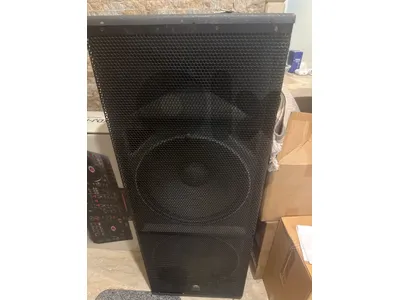 Two speakers for sale in an excellent condition