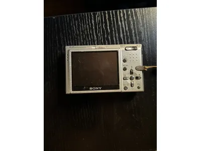 Vintage Sony Cyber-shot 6.0MP Digicam (Working + Battery)