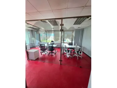 مكتب للايجار في سن الفيل Office for rent in Sin el Fil