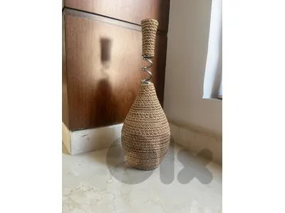 شمعدان مميز/ فاز (مزهرية) / شمعدان قش ومعدن مودرن - قطعة مميزة للديكور