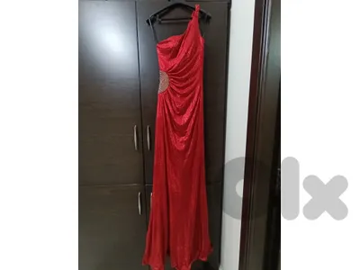 فساتين مستعملة مرة واحدة