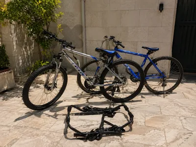 2 Bicycles with cup holder