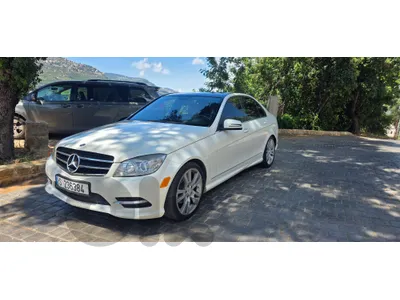 Mercedes-Benz C-Class 2011 c300 (2 wheel)سيارة بيت ما ناقصها شي