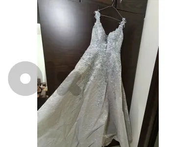 فساتين مستعملة مرة واحدة