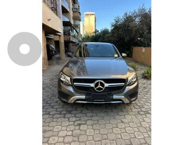 Mercedes GLC 300 coupe 4matic 2018 gray on black (clean carfax)
