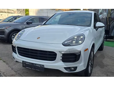 Porsche cayenne 🇩🇪 2017  Engine V6 3.6  platinum Edition  full options tiptronic panoramic Matrix head lights Led big screen navigation cameras keyless entry sensors electric leather seats black