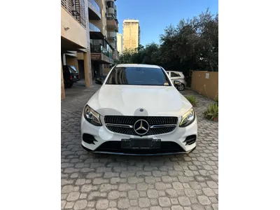 Mercedes GLC 300 coupe AMG-line 4matic 2018 white on black (clean carfax)