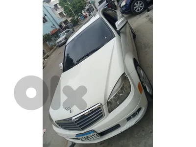 Mercedes-Benz C-Class 300 2008 V6 ابيض قلب اسود