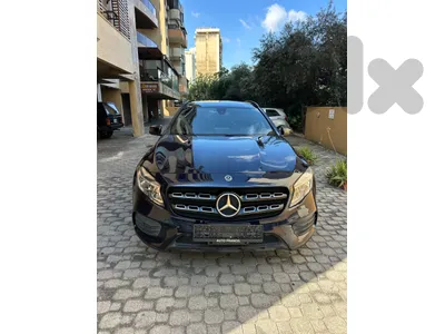Mercedes GLA 250 AMG-line 4matic NP 2018 dark blue on black (clean carfax)