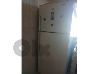 براد بحجم كبير حالة جيدة شركة general T