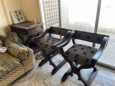 2 chairs + small table