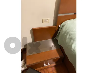 king bed + 1 commode + mattress for free