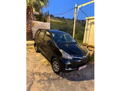 Toyota Avanza 2014 manual gear 7 seats with red plate