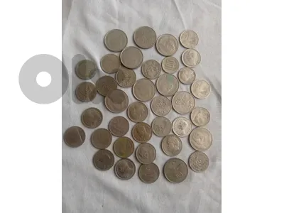 عملات متنوعة معدنية وفضية ومطلوبة عالمين
