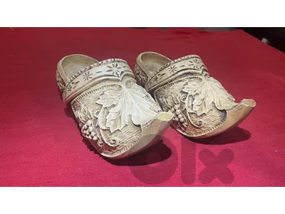 Ceramic clog figurines sculpted vintage Ceramic clog figurines sculpted vintage