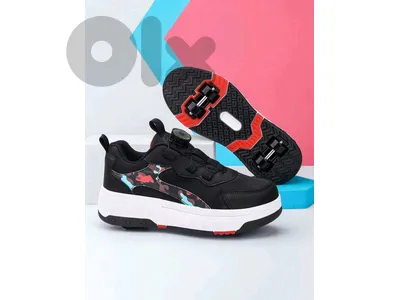 New Fashionable Black Roller Skate Shoes With Detachable Wheels