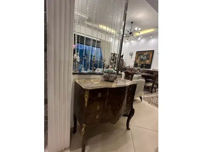 Chest of drawers in Precious Wood,, part of the XVIIIth century