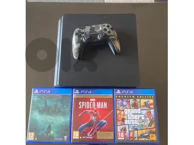 PS4 slim slightly used, still functionable