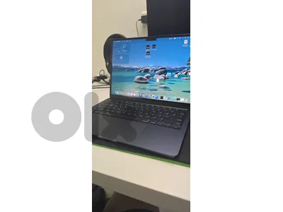 macbook air 13inch m4 still like new battery 100% and under warranty till january 2027