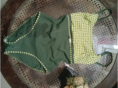 مايوه سباحة اجنبي