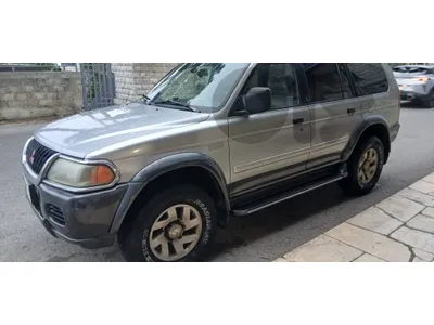 Mitsubishi Montero 2001