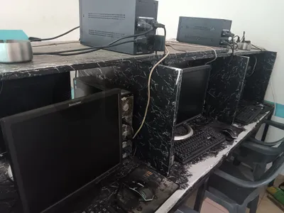 6 old gen computers pc