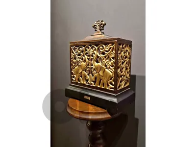 صندوق إيليت آرت الفاخر بتصميم الفيلة المزدوج واللون الذهبي العتيق...