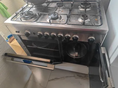 غاز ٦ عيون مع فرن ايطالي