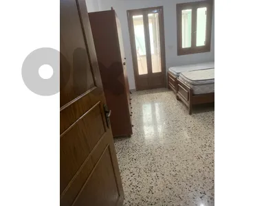 2 beds in a male dorm rent للرجال سرير عدد ٢  للإيجار