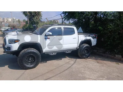 Toyota Tacoma 2018 sport version