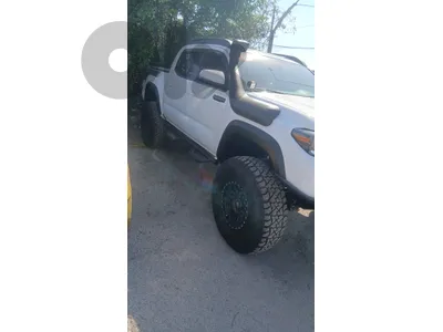 Toyota Tacoma 2018 sport version