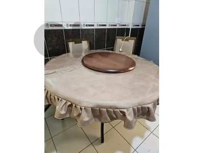 طاولة ٤ كراسي