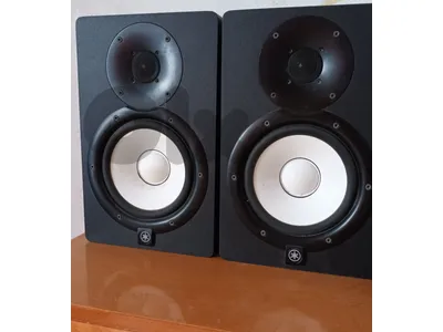 Yamaha HS7 monitor speaker