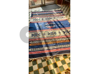 LARGE SIZE RUG (240X150 CM) DISCOUNTED