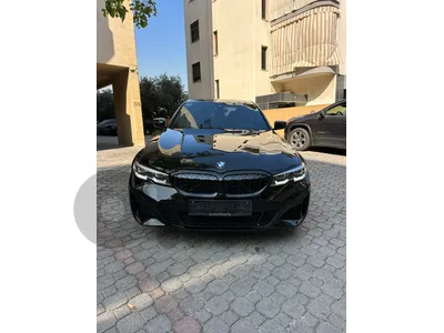 BMW 330i x-drive Sport Package 2020 black on black (clean carfax)