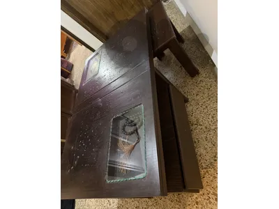 Middle table