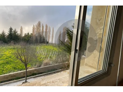 شقة الفاخرة/في منطقة سكنية هادئة في إهدن/توفر مساحة معيشية واسعة/ ZGHARTA,EHDEN/ REF#ZY136990 !