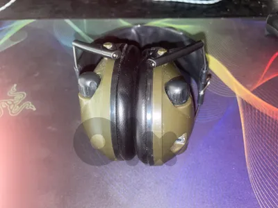 shooting headset very clean Like new only 15$