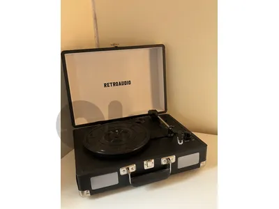 RetroAudio 3 Speed Suitcase Record Player with Bluetooth - Like New