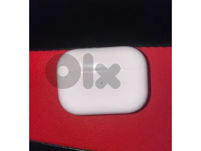 Apple Original Airpods Pro 1 Like new very clean No scratch with pads size different for ears 80$